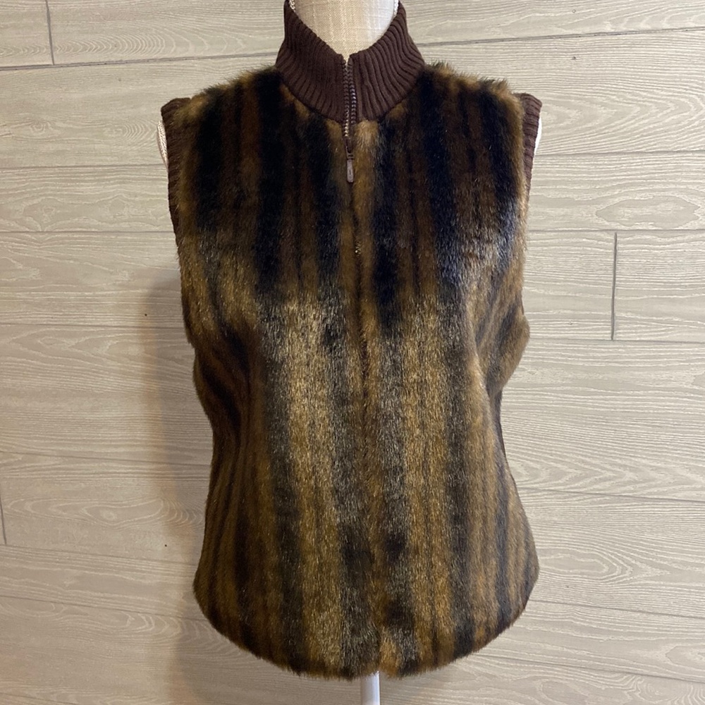 Kathie Lee faux fur sweater vest. Size M
